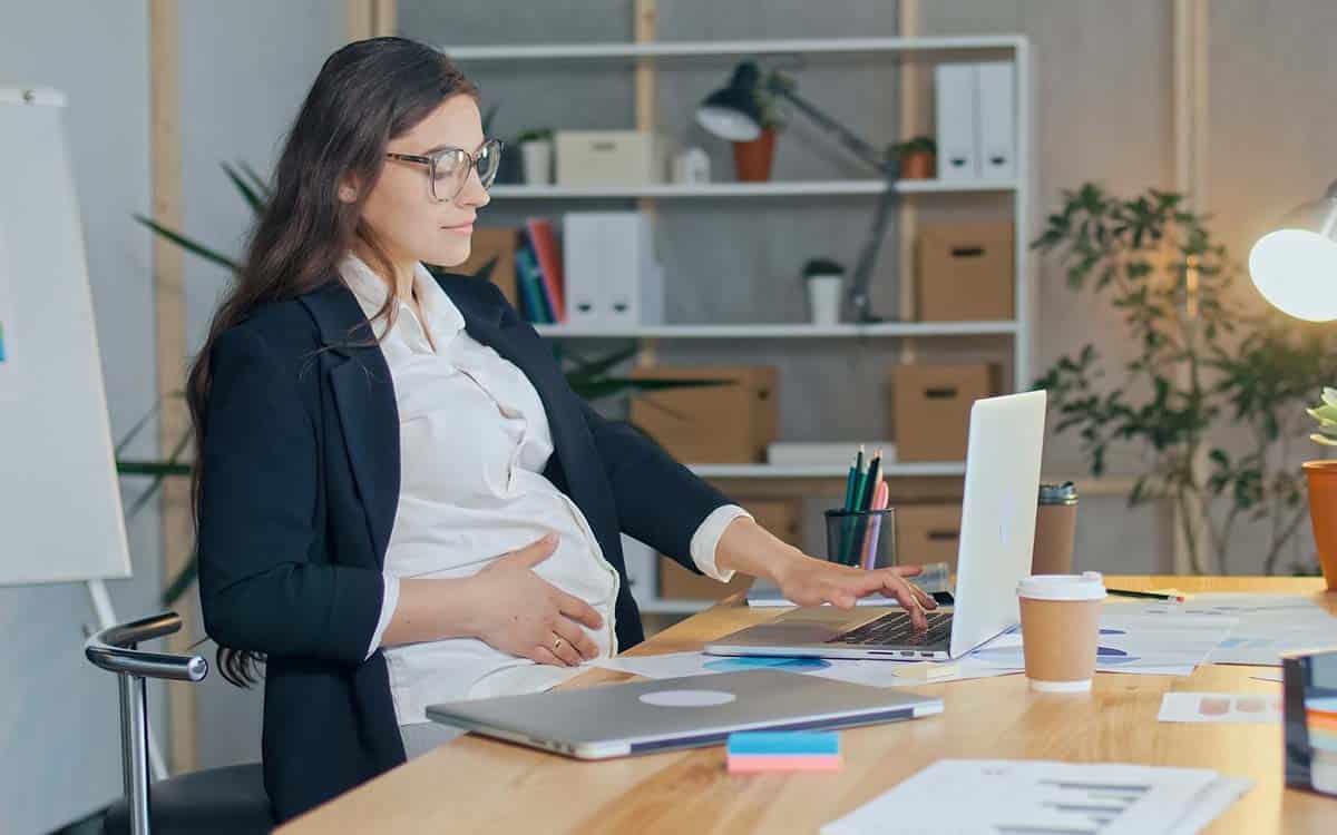 quais-os-casos-em-que-gestantes-devem-retornar-ao-trabalho-presencial